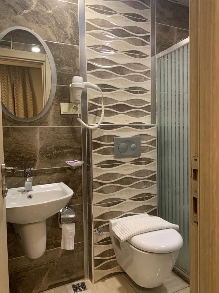 Venus Hotel Taksim Istanbul Bagian luar foto
