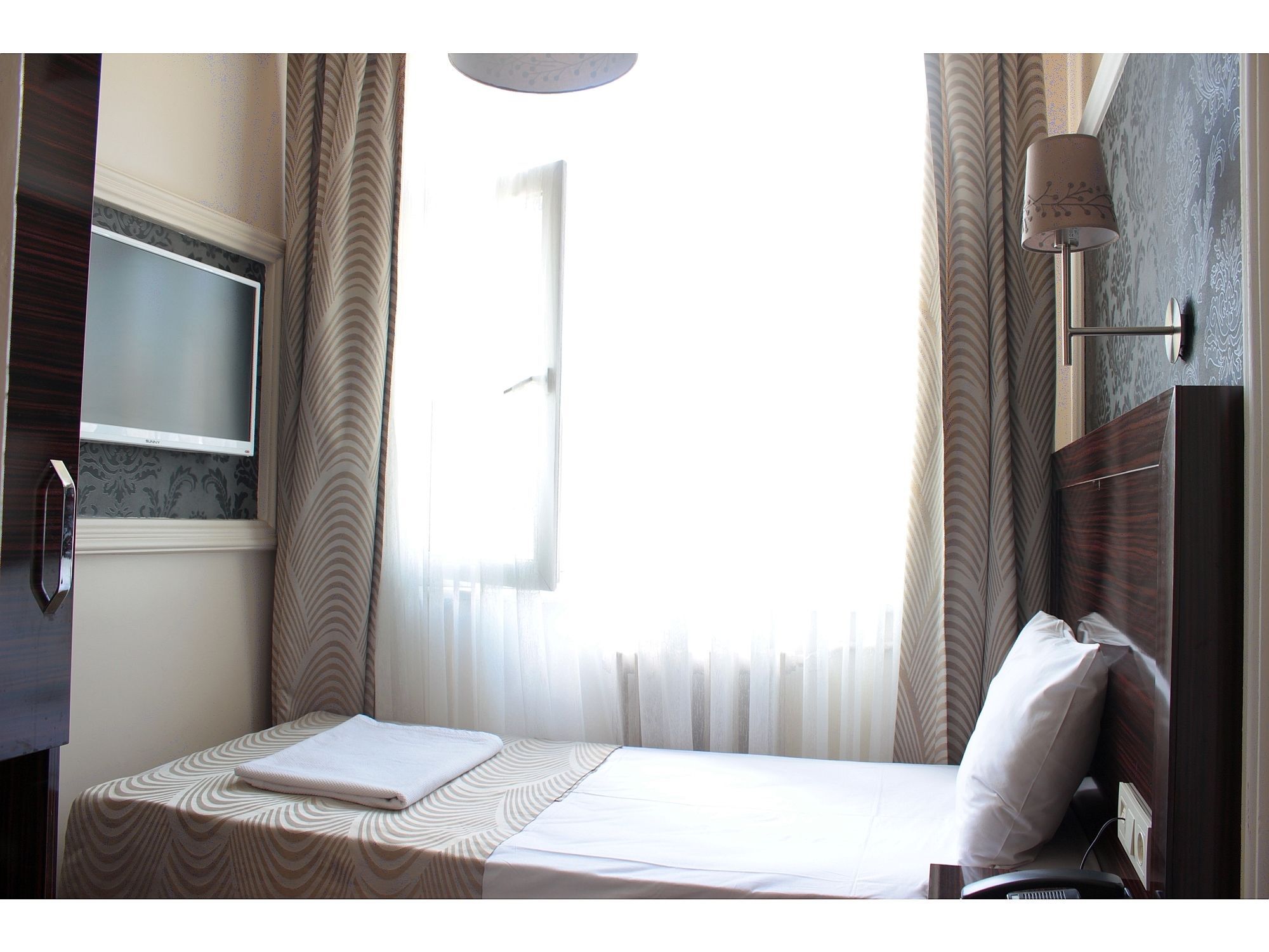 Venus Hotel Taksim Istanbul Bagian luar foto